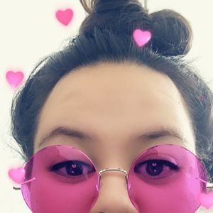 Meet your Posher, Eke